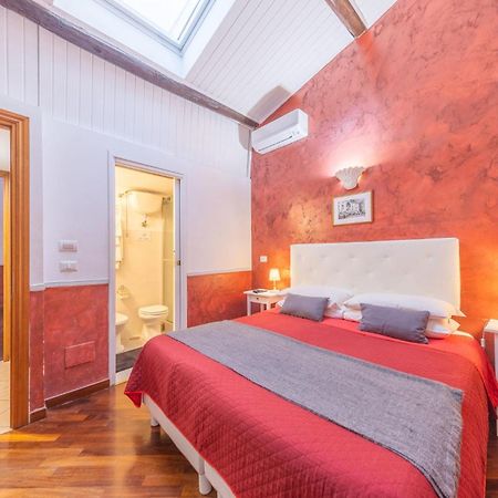 רומא Room In Bb - Skylight Double Room In History House מראה חיצוני תמונה