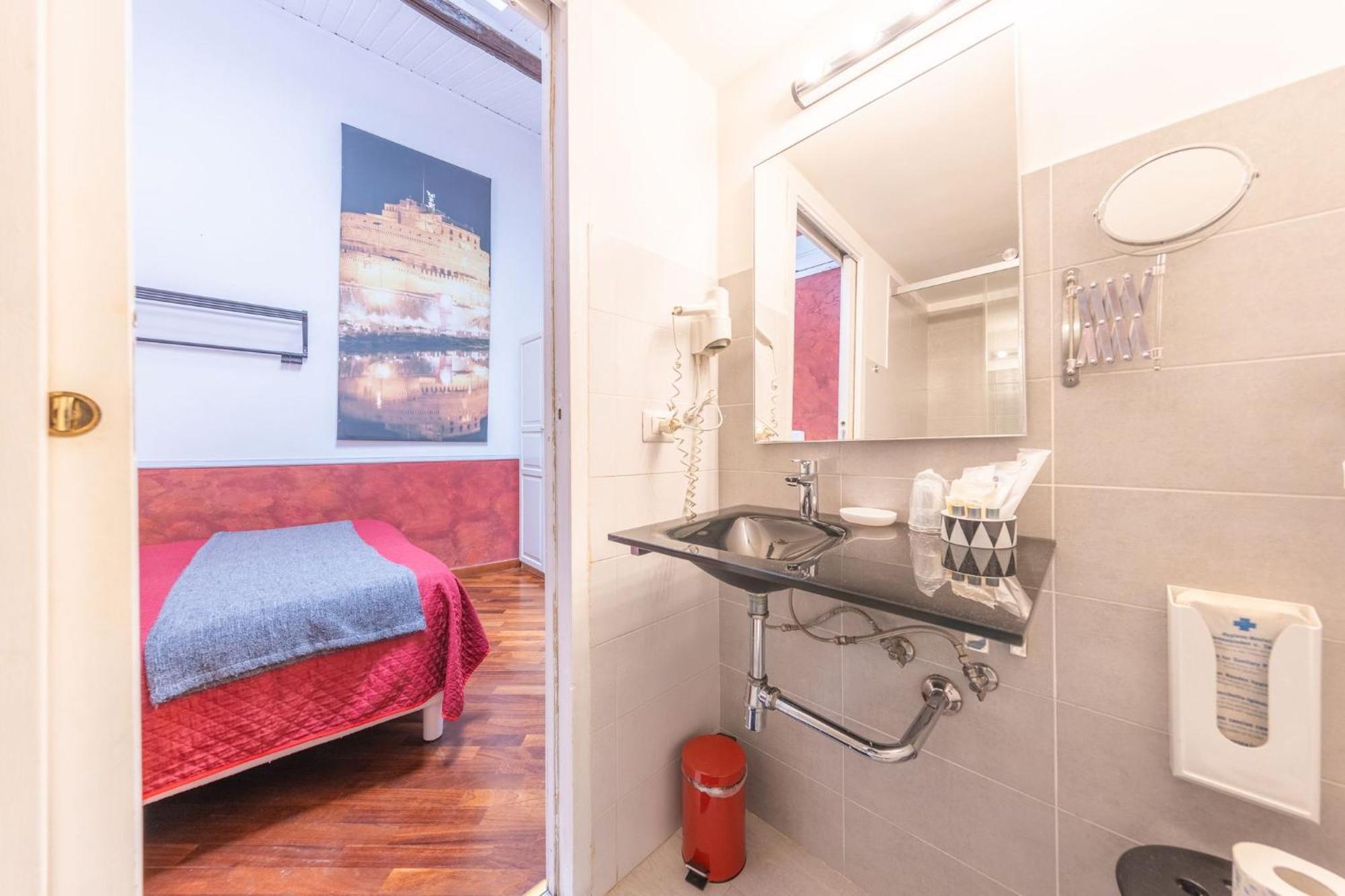 רומא Room In Bb - Skylight Double Room In History House מראה חיצוני תמונה